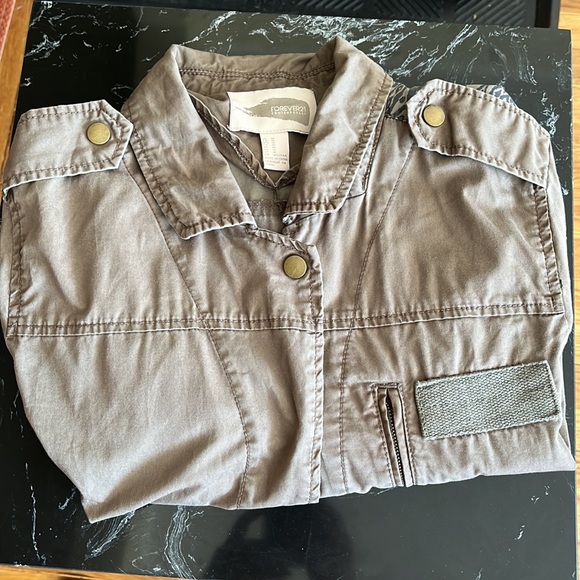 💚🖤Forever21 Contemporary Lightweight Military Green Jacket-M - Picture 11 of 15